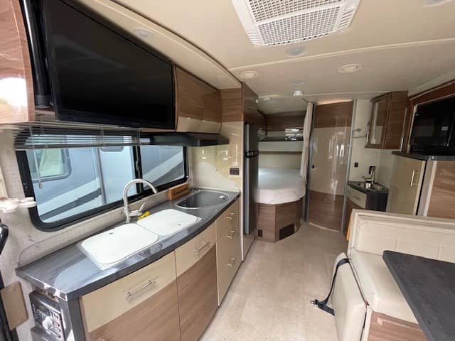 2015 Winnebago 2015 Winnebago Navion - thumbnail 7