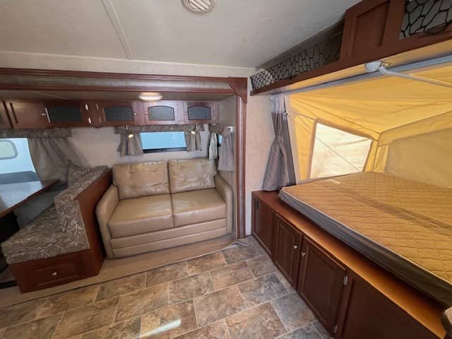 2015 Forest River 2015 Forest River Rockwood - thumbnail 3