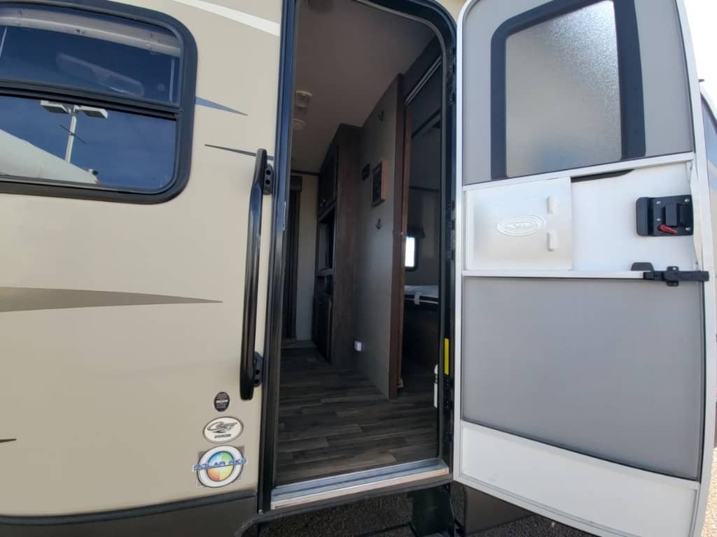 2016 Keystone RV 2016 Keystone RV Cougar - thumbnail 11