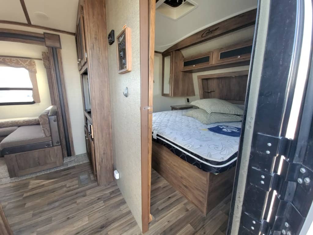 2016 Keystone RV 2016 Keystone RV Cougar - thumbnail 12