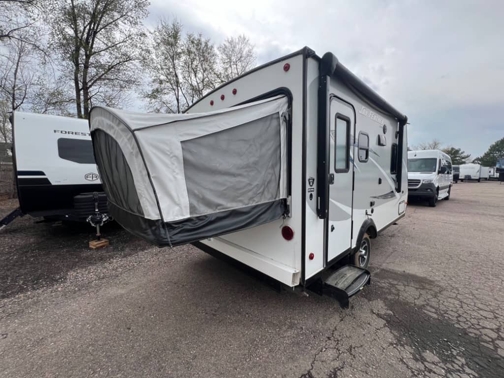 2017 Jayco 2017 Jayco Jay Feather - thumbnail 5