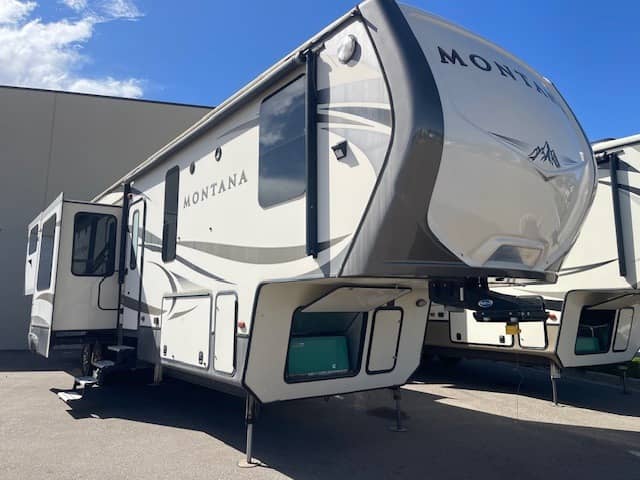 2017 Keystone RV 2017 Keystone RV Montana - thumbnail 1