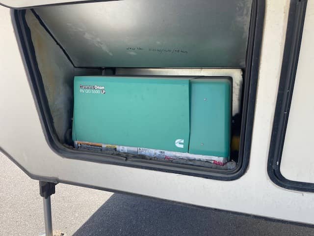 2017 Keystone RV 2017 Keystone RV Montana - thumbnail 3