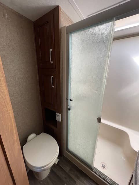 2017 Keystone RV 2017 Keystone RV Montana - thumbnail 10