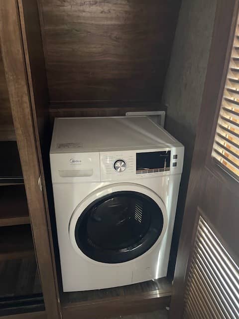 2017 Keystone RV 2017 Keystone RV Montana - thumbnail 14