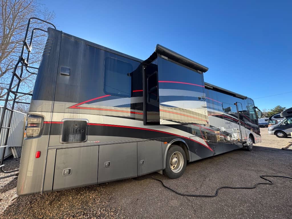 2017 Forest River 2017 Forest River Legacy - thumbnail 5