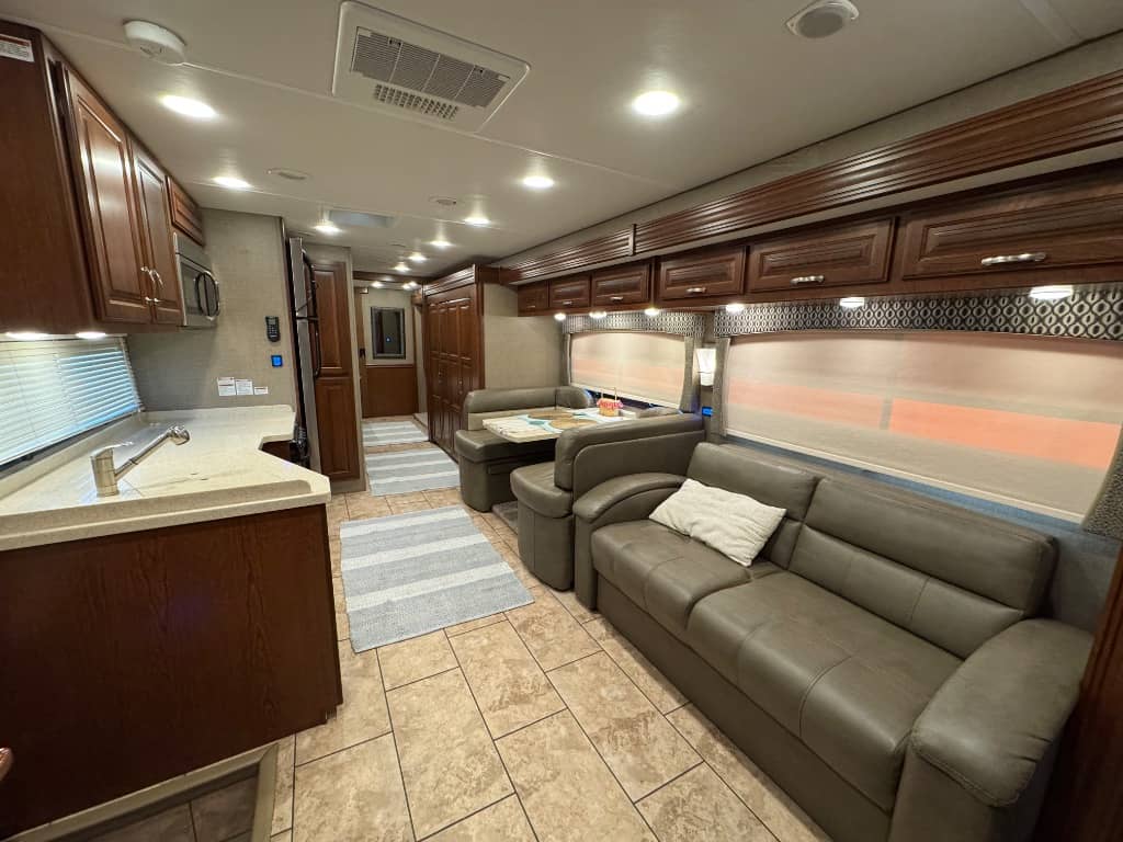 2017 Forest River 2017 Forest River Legacy - thumbnail 6