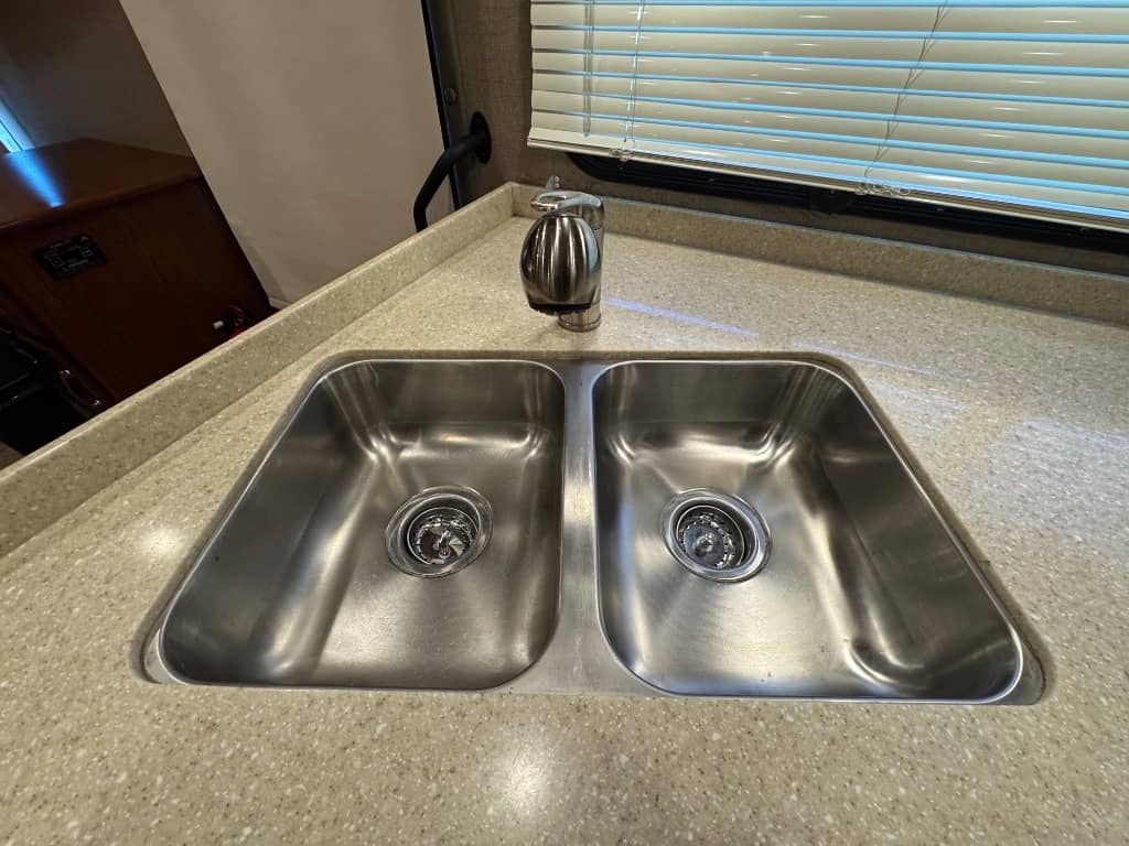 2017 Forest River 2017 Forest River Legacy - thumbnail 10