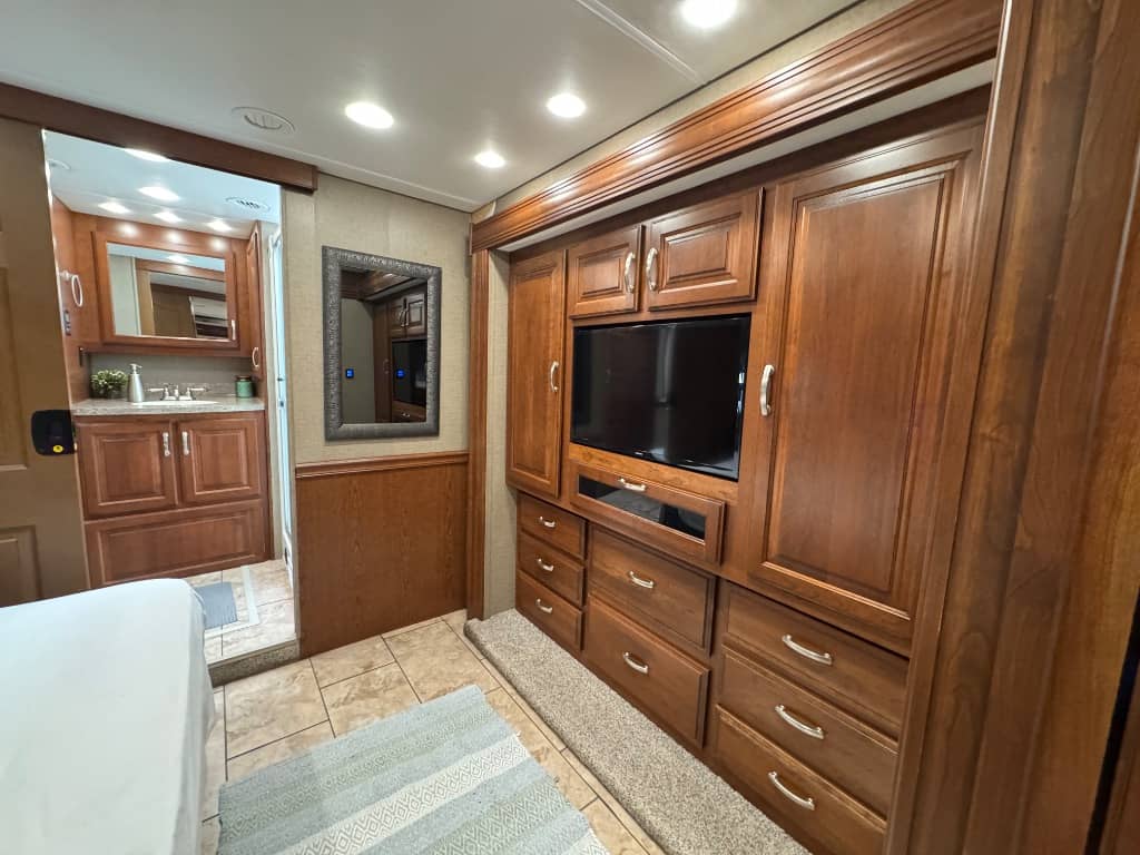 2017 Forest River 2017 Forest River Legacy - thumbnail 16