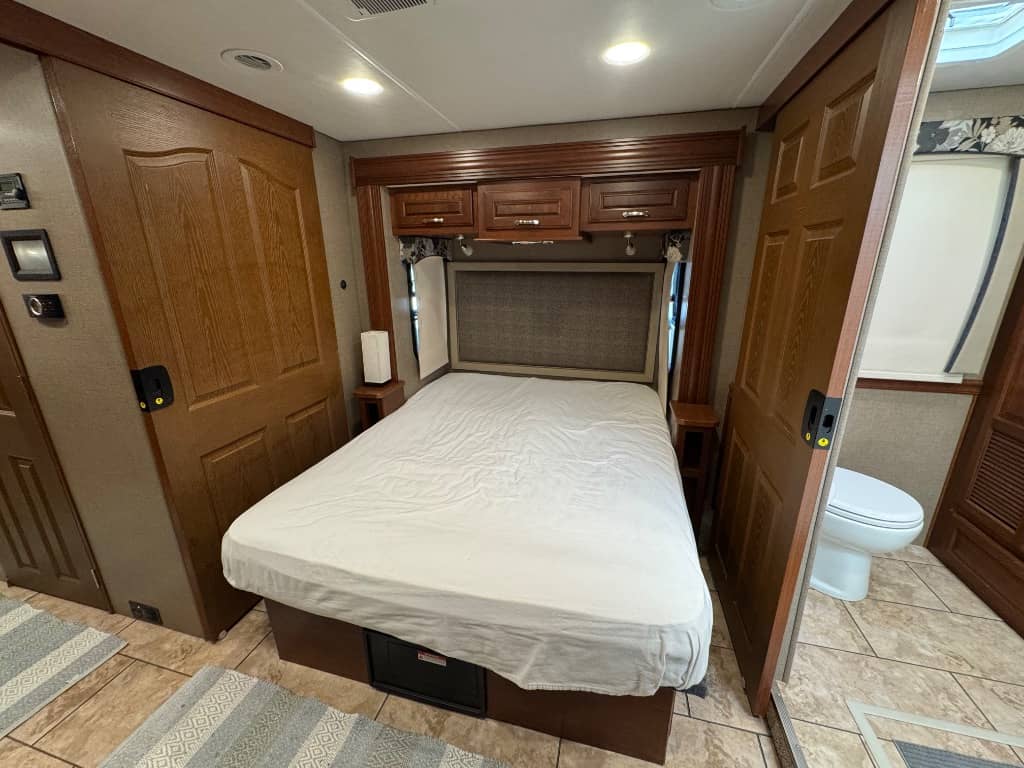 2017 Forest River 2017 Forest River Legacy - thumbnail 17