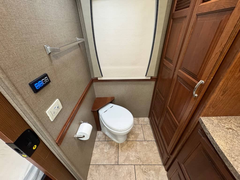 2017 Forest River 2017 Forest River Legacy - thumbnail 20