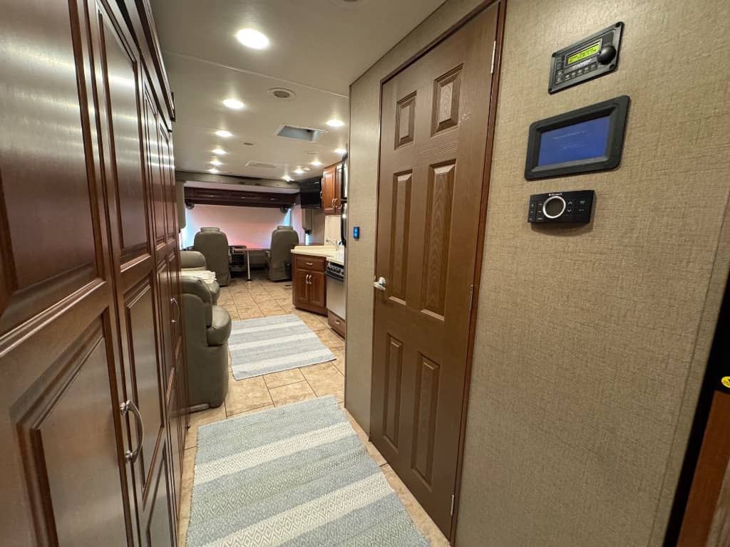 2017 Forest River 2017 Forest River Legacy - thumbnail 24