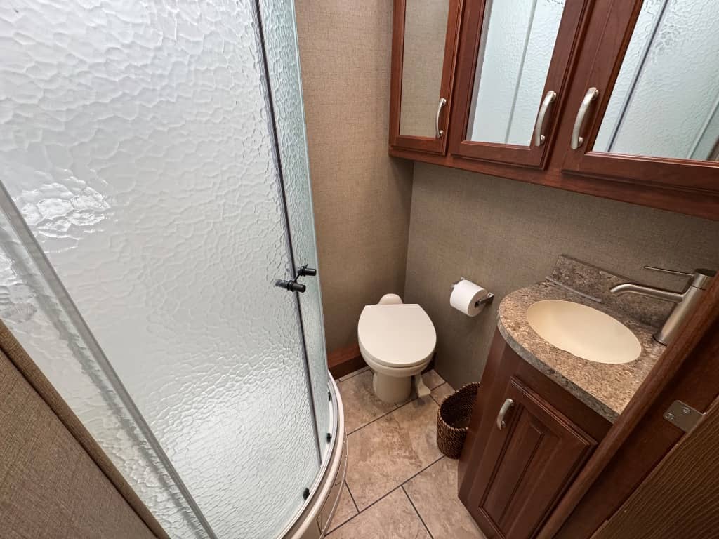 2017 Forest River 2017 Forest River Legacy - thumbnail 25