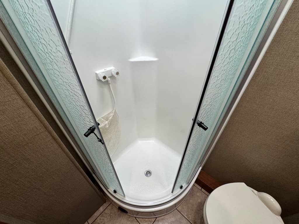 2017 Forest River 2017 Forest River Legacy - thumbnail 26