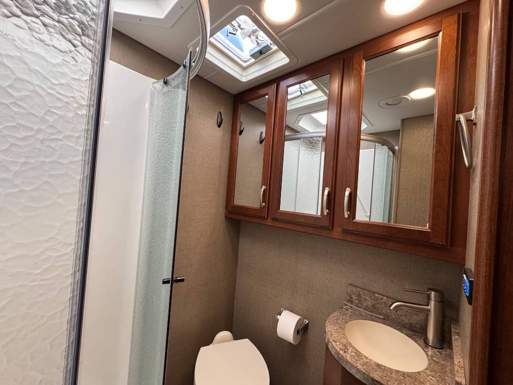 2017 Forest River 2017 Forest River Legacy - thumbnail 28