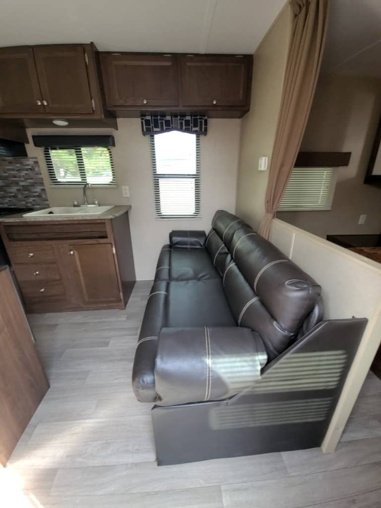 2017 Keystone RV 2017 Keystone RV Coleman Lantern - thumbnail 9