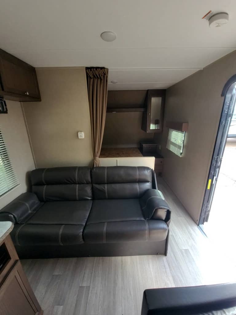 2017 Keystone RV 2017 Keystone RV Coleman Lantern - thumbnail 12