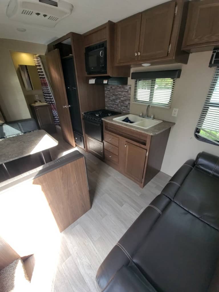 2017 Keystone RV 2017 Keystone RV Coleman Lantern - thumbnail 14