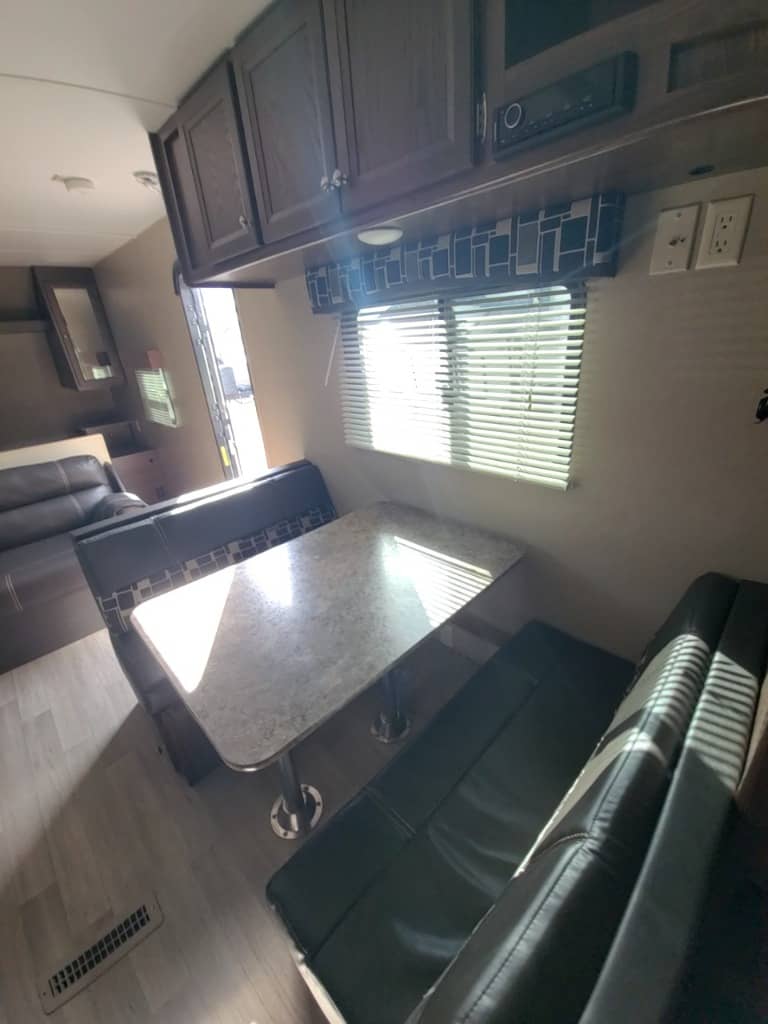 2017 Keystone RV 2017 Keystone RV Coleman Lantern - thumbnail 21