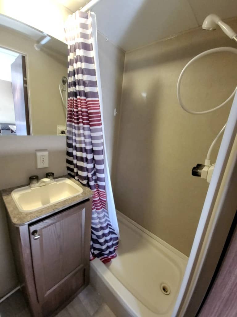 2017 Keystone RV 2017 Keystone RV Coleman Lantern - thumbnail 23