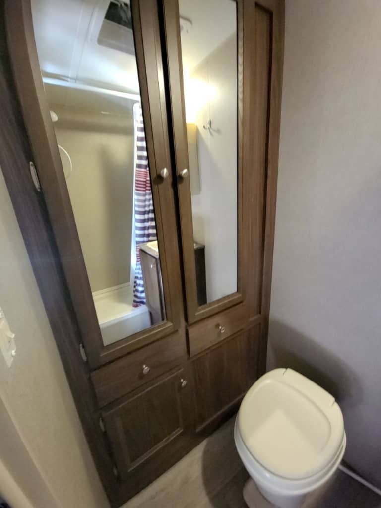 2017 Keystone RV 2017 Keystone RV Coleman Lantern - thumbnail 24