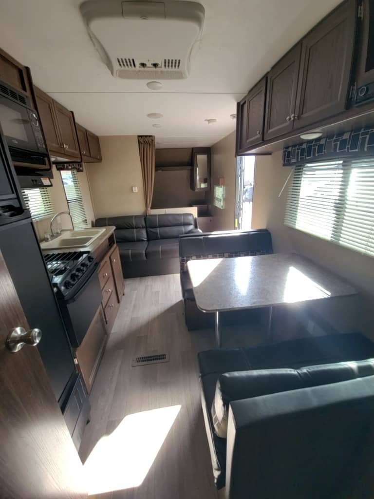 2017 Keystone RV 2017 Keystone RV Coleman Lantern - thumbnail 26