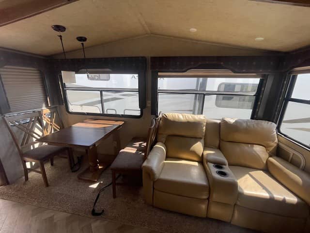 2017 Forest River 2017 Forest River Cedar Creek - thumbnail 4