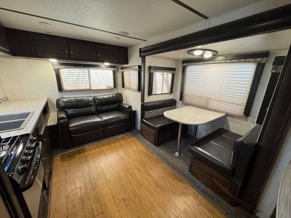 2018 2018 null JYSA - thumbnail 6