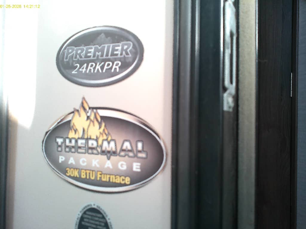 2018 Keystone RV 2018 Keystone RV Premier - thumbnail 5