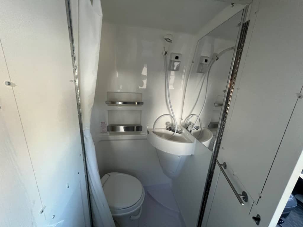 2018 Roadtrek 2018 Roadtrek Thor Motor Coach Zion - thumbnail 7