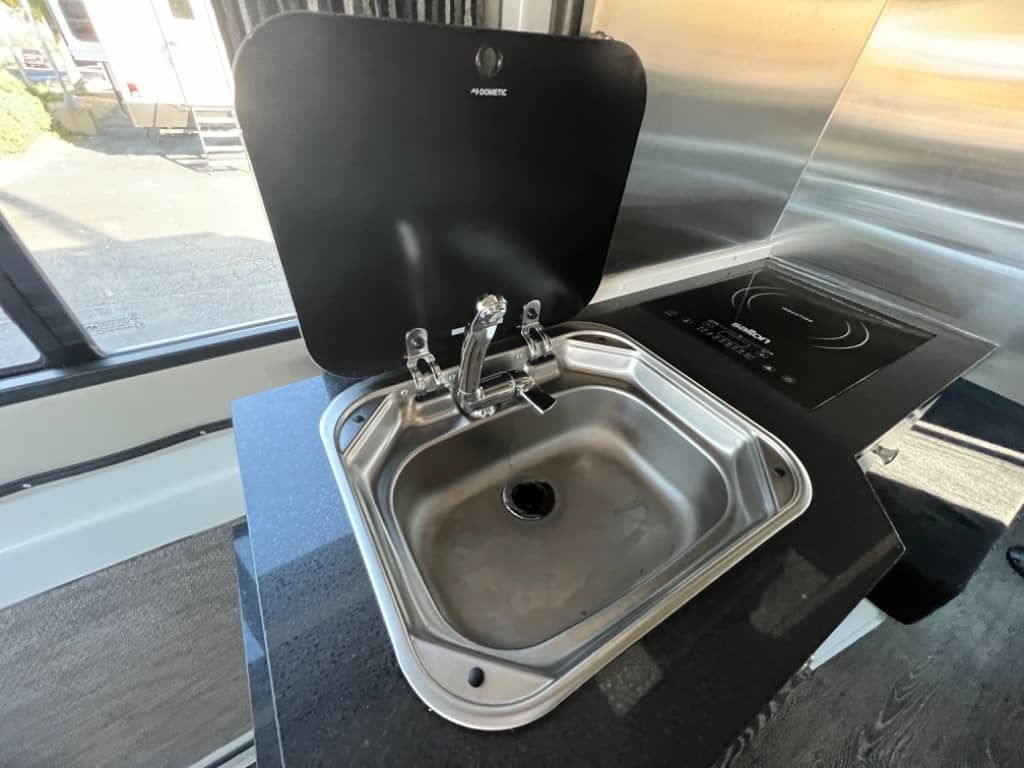 2018 Roadtrek 2018 Roadtrek Thor Motor Coach Zion - thumbnail 10