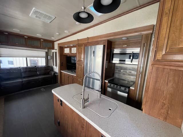 2018 Heartland RV 2018 Heartland RV Sundance - thumbnail 3