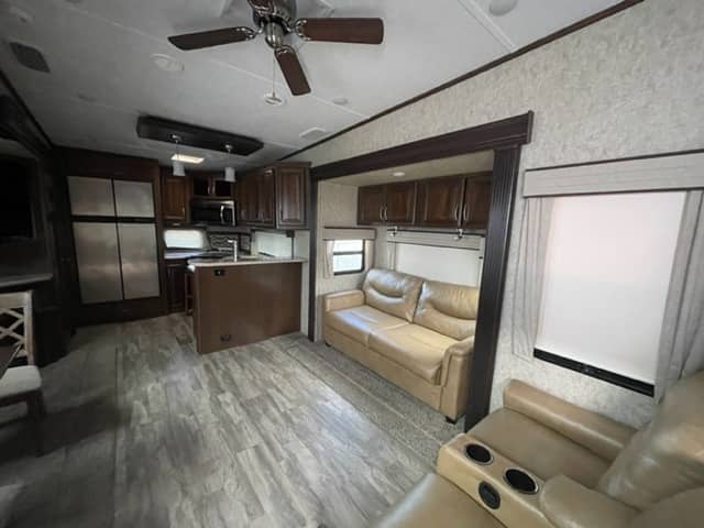 2018 Prime Time RV 2018 Prime Time RV Sanibel - thumbnail 3