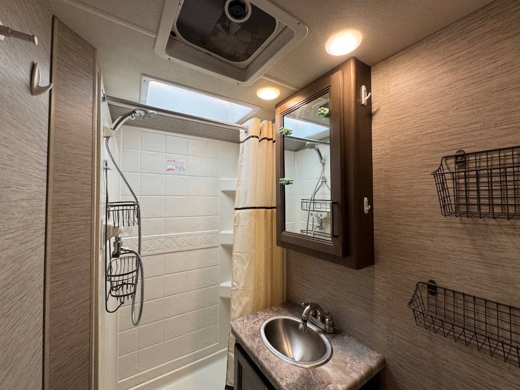 2021 Thor Motor Coach 2021 Thor Motor Coach Four Winds - thumbnail 10