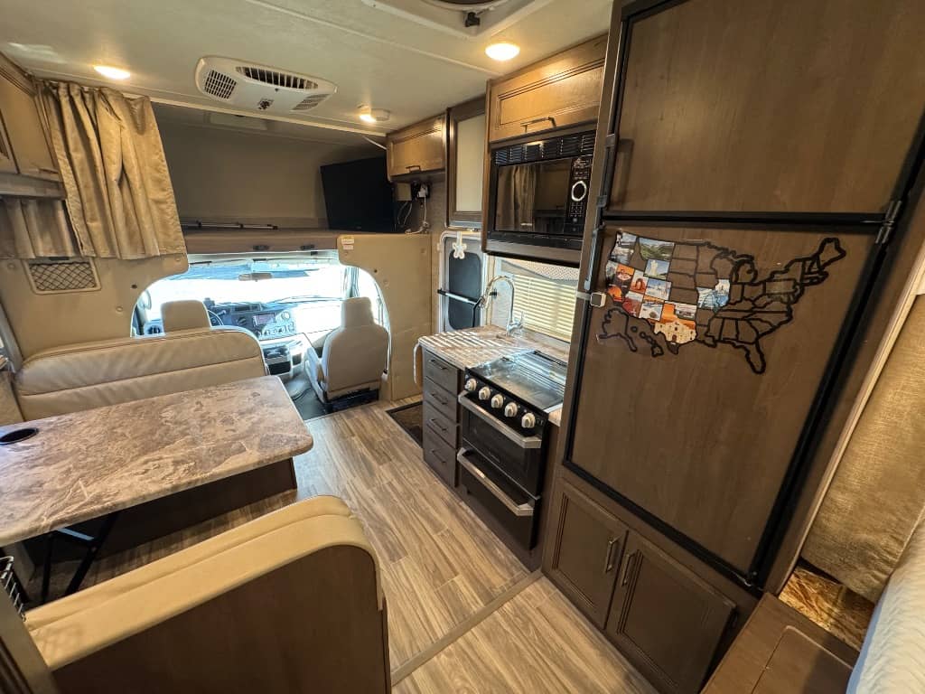 2021 Thor Motor Coach 2021 Thor Motor Coach Four Winds - thumbnail 11