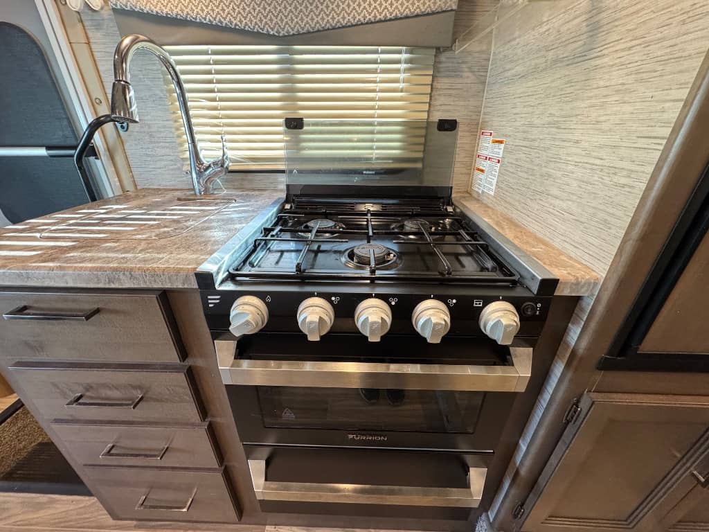 2021 Thor Motor Coach 2021 Thor Motor Coach Four Winds - thumbnail 13