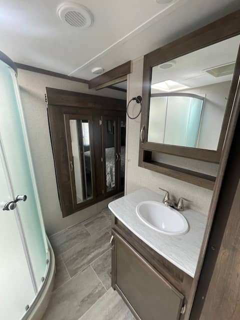 2019 Dutchmen 2019 Dutchmen Astoria - thumbnail 8