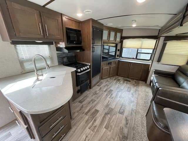 2019 Keystone RV 2019 Keystone RV Cougar Half-Ton - thumbnail 5