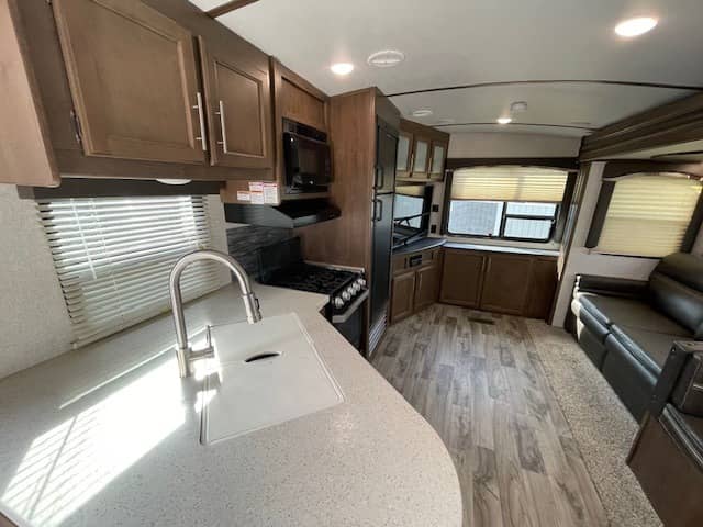 2019 Keystone RV 2019 Keystone RV Cougar Half-Ton - thumbnail 10