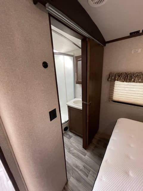 2019 Keystone RV 2019 Keystone RV Cougar Half-Ton - thumbnail 12