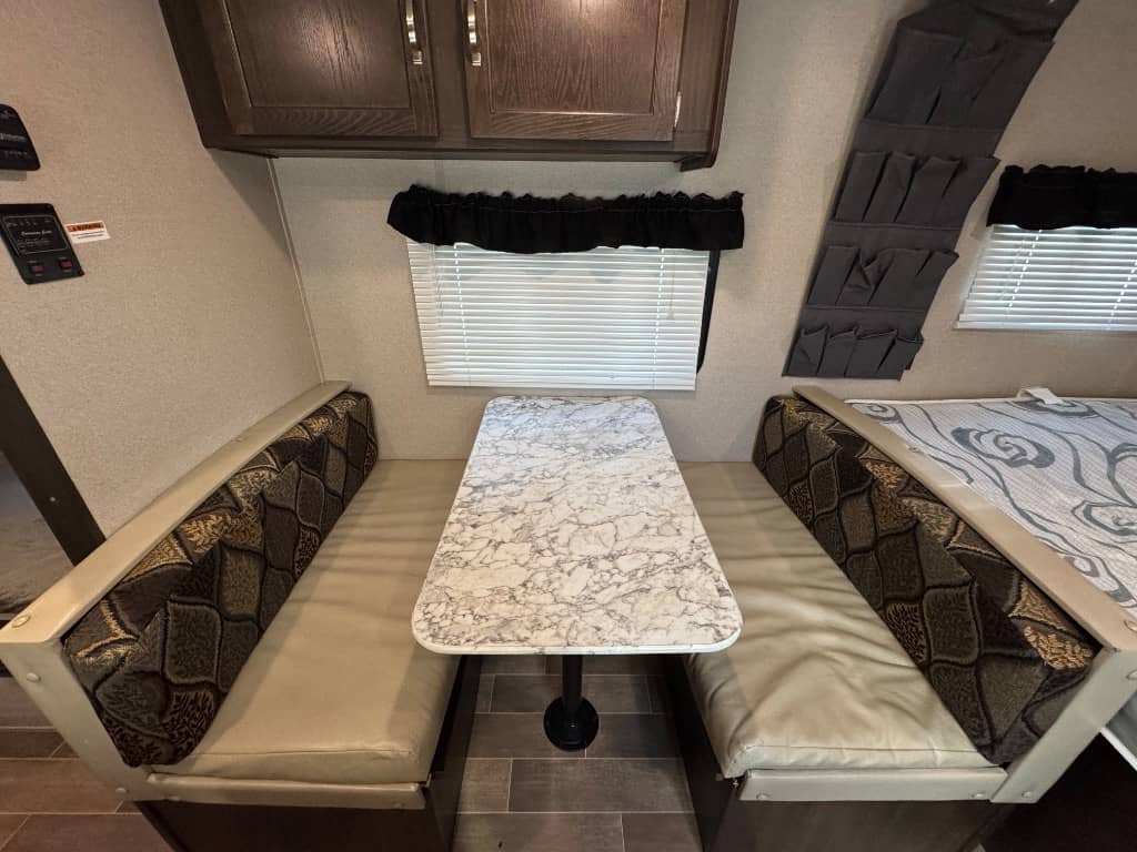 2019 Keystone RV 2019 Keystone RV Springdale Mini - thumbnail 6