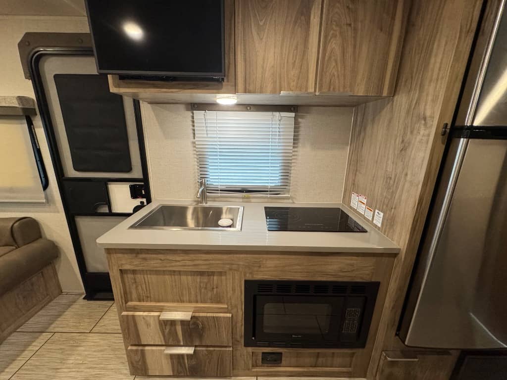 2021 Palomino 2021 Palomino Revolve - thumbnail 13