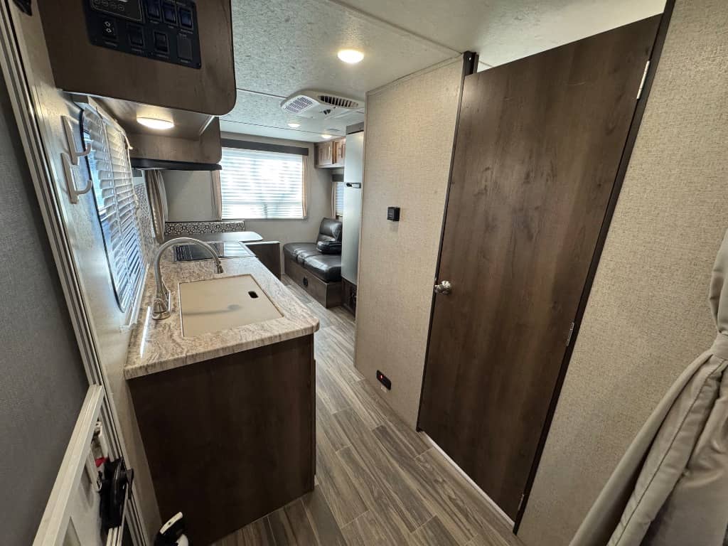 2020 Forest River 2020 Forest River Shasta - thumbnail 5