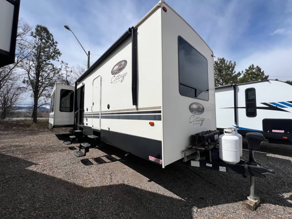 2020 Forest River 2020 Forest River Cedar Creek Cottage - thumbnail 1