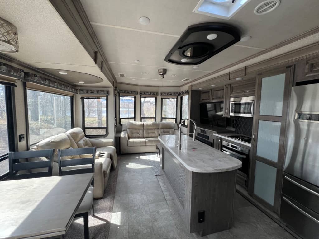 2020 Forest River 2020 Forest River Cedar Creek Cottage - thumbnail 5