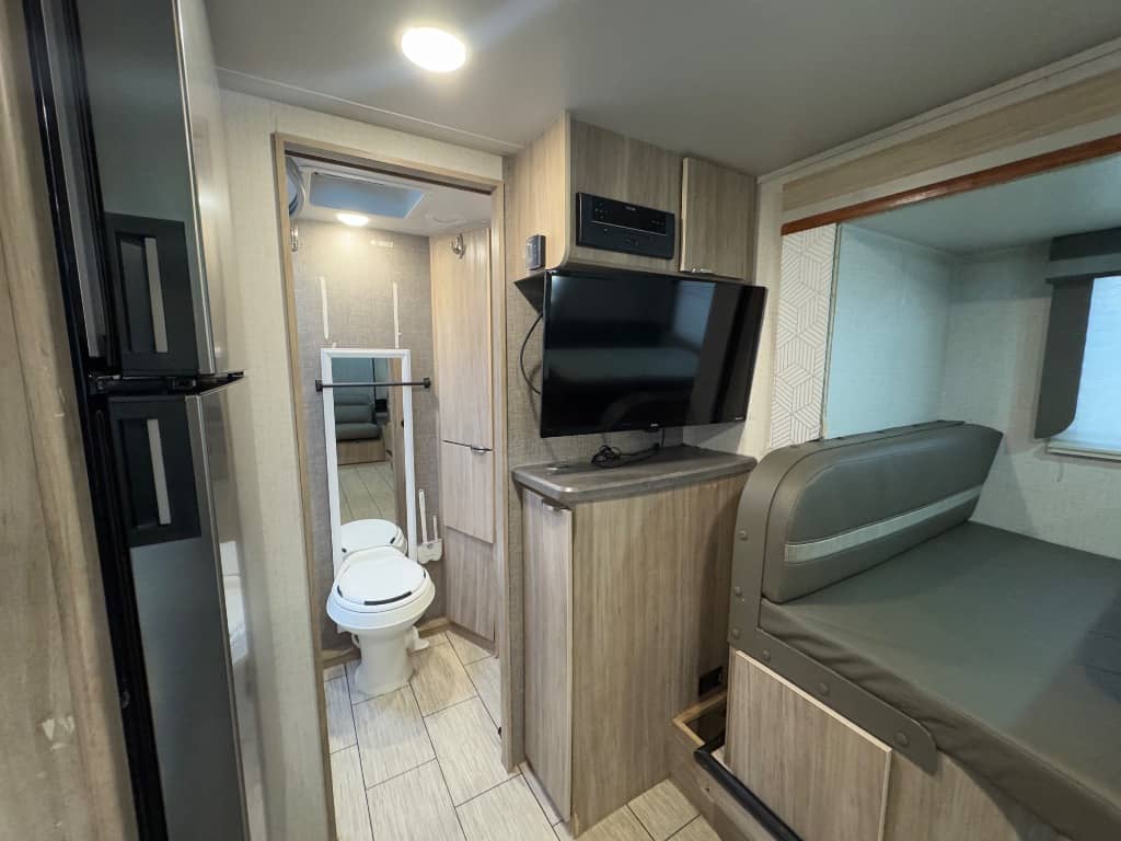 2021 Winnebago 2021 Winnebago Micro Minnie - thumbnail 8