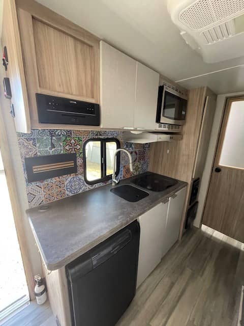 2021 Winnebago 2021 Winnebago Micro Minnie - thumbnail 5