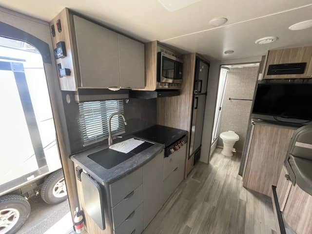 2021 Winnebago 2021 Winnebago Micro Minnie - thumbnail 5