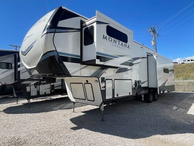 2021 Keystone RV 2021 Keystone RV Montana - thumbnail 2