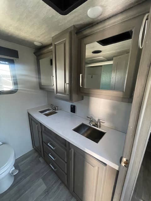 2021 Keystone RV 2021 Keystone RV Montana - thumbnail 7